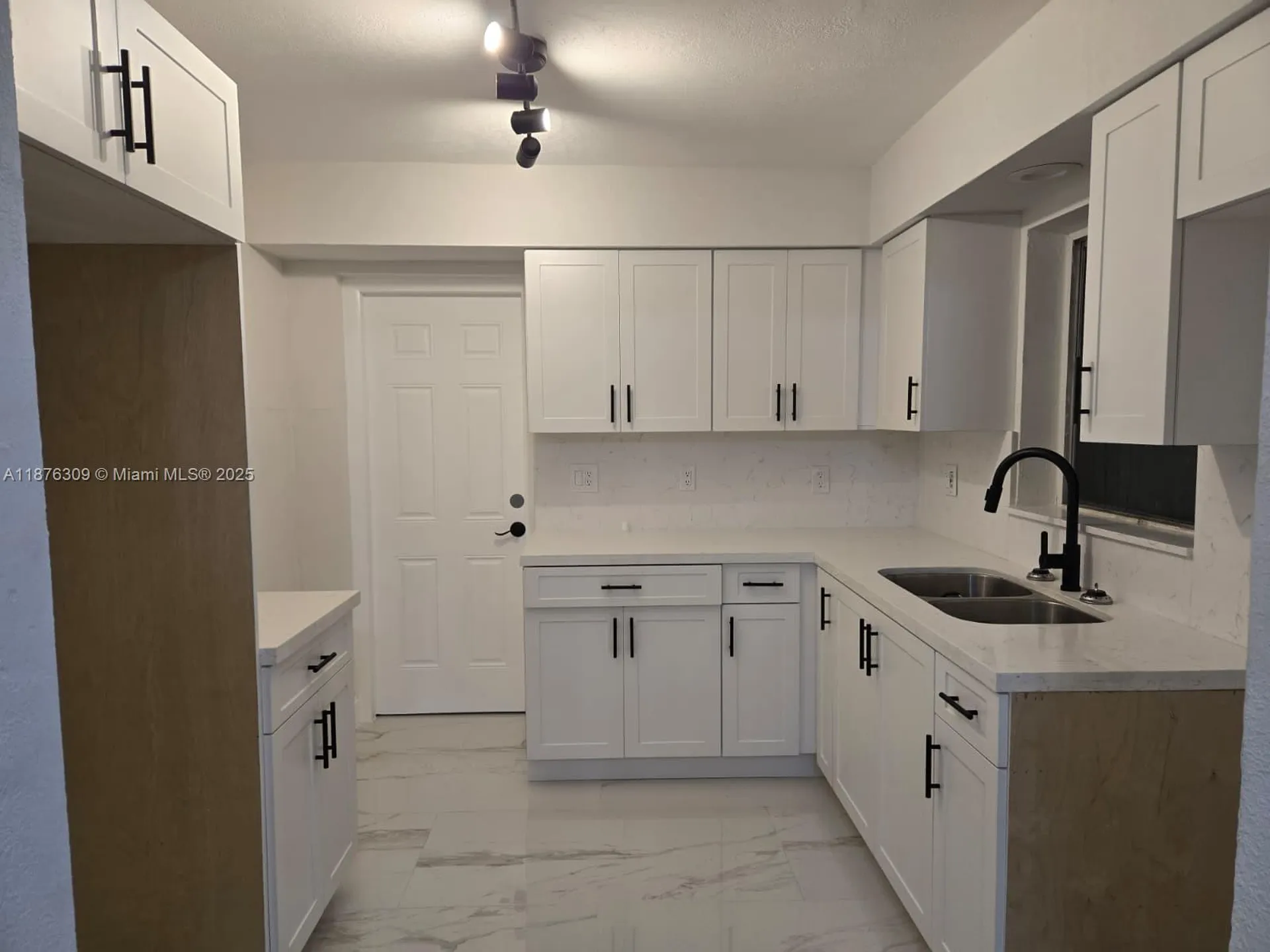 6400 Meade Street Hollywood FL 33024