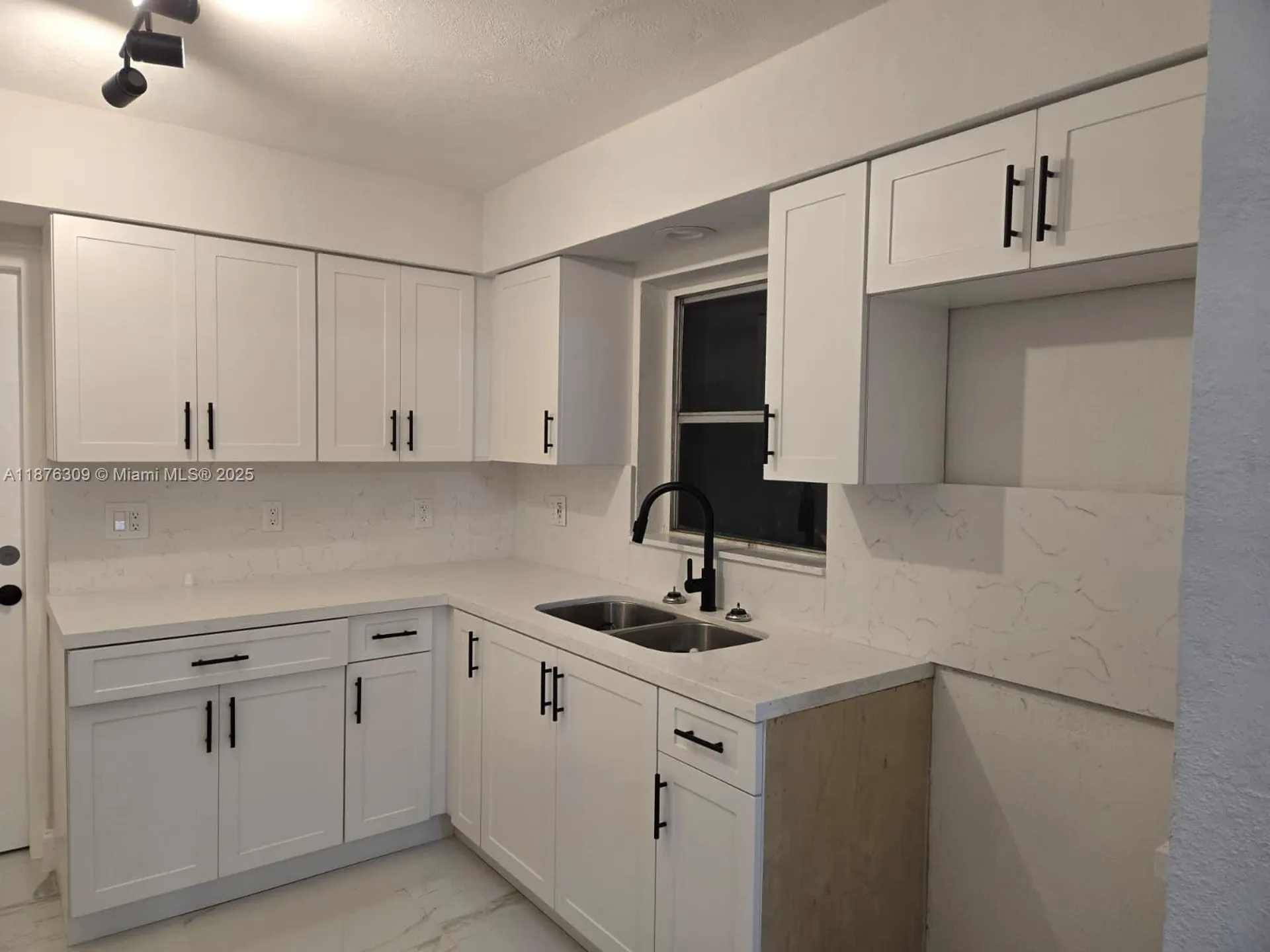 6400 Meade Street Hollywood FL 33024