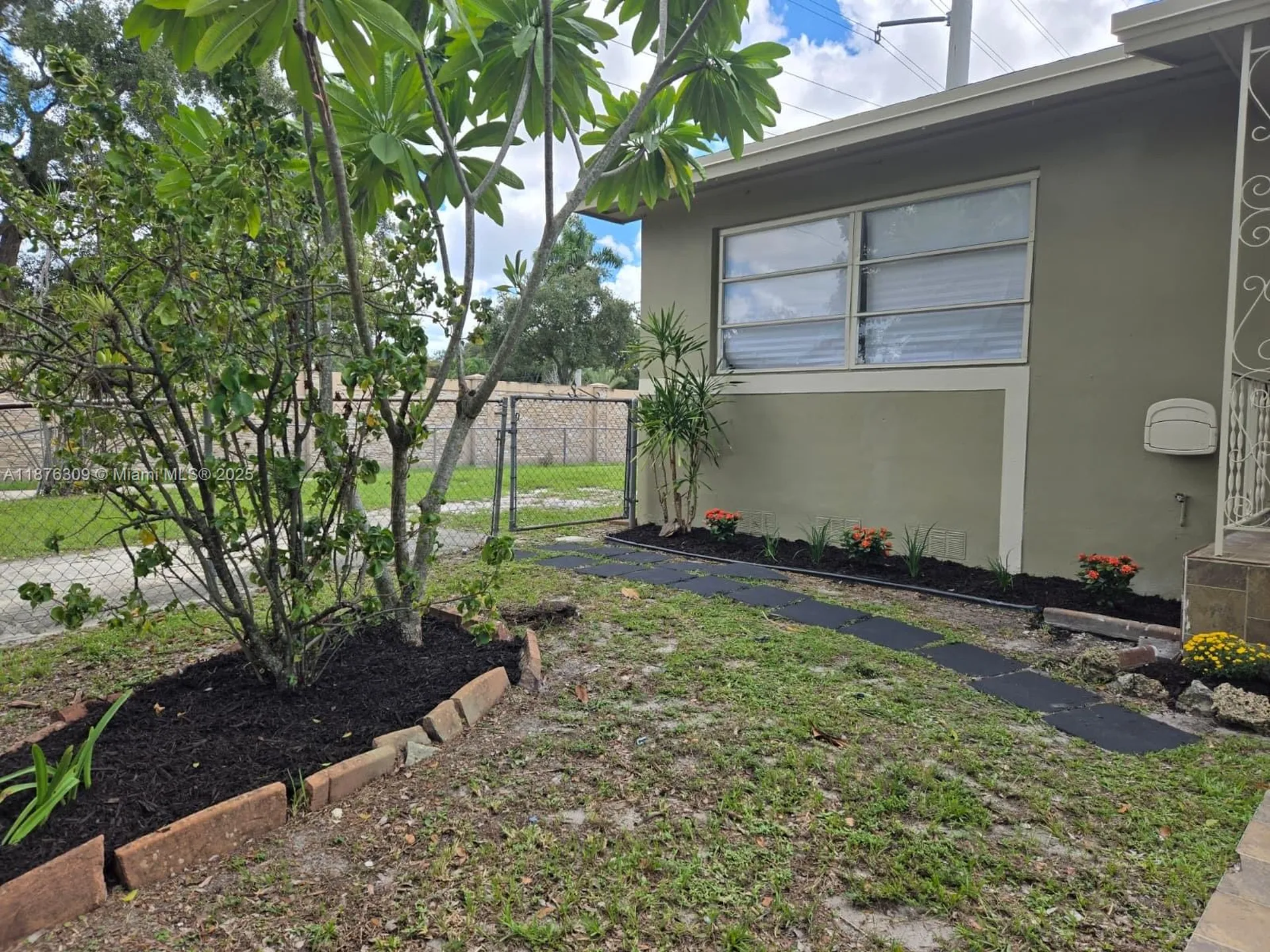 6400 Meade Street Hollywood FL 33024