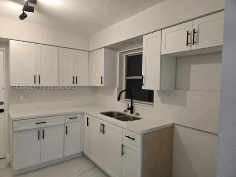 6400 Meade Street Hollywood FL 33024