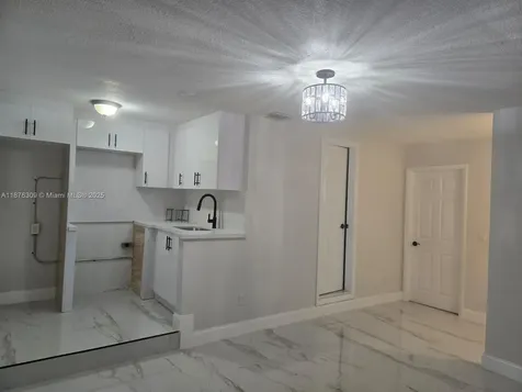 6400 Meade Street Hollywood FL 33024