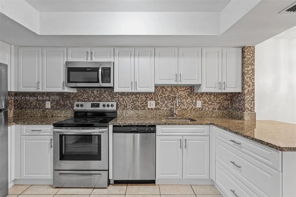 2607 NW 47th Lane Lauderdale Lakes FL 33313