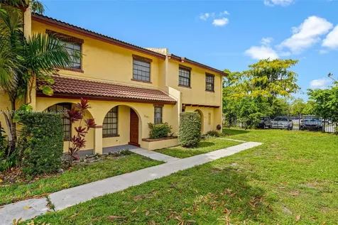 2607 NW 47th Lane Lauderdale Lakes FL 33313