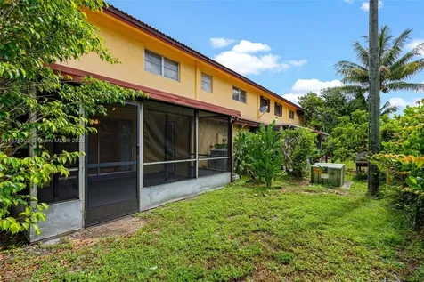 2607 NW 47th Lane Lauderdale Lakes FL 33313