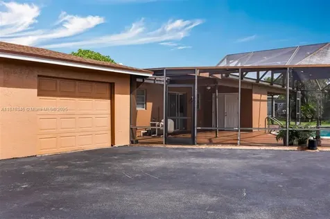 5710 NW 87th Terrace Tamarac FL 33321