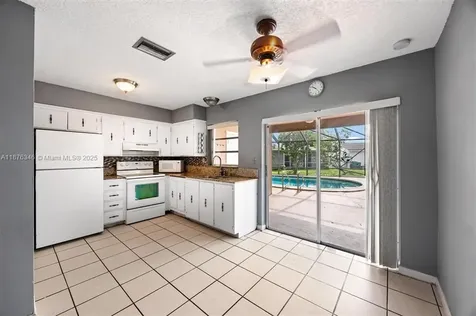 5710 NW 87th Terrace Tamarac FL 33321