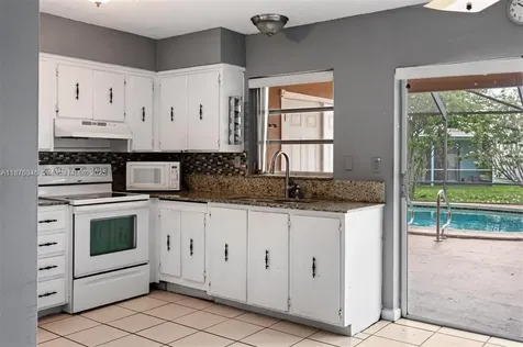 5710 NW 87th Terrace Tamarac FL 33321