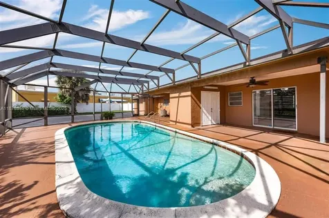 5710 NW 87th Terrace Tamarac FL 33321