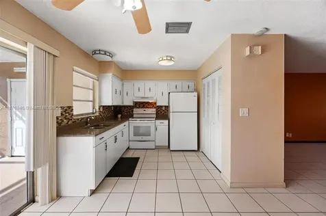 5710 NW 87th Terrace Tamarac FL 33321
