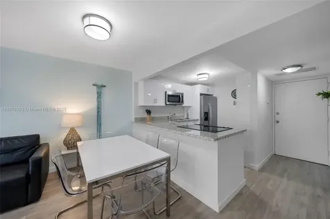 1228 West Avenue Miami Beach FL 33139