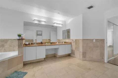 10940 NW 67th Street Doral FL 33178