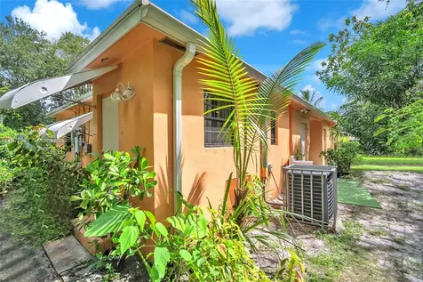 460 NE 132nd Street North Miami FL 33161