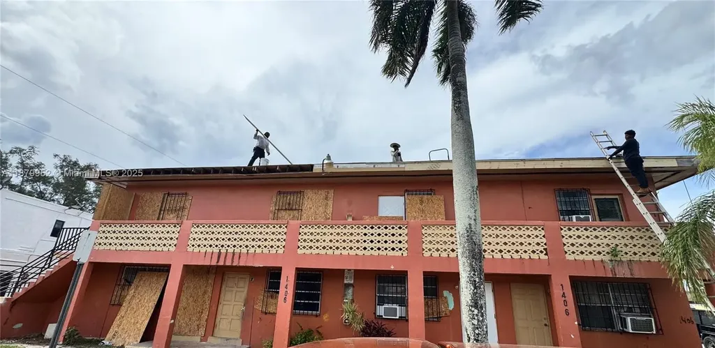 1406 NW 2nd Avenue Florida City FL 33034
