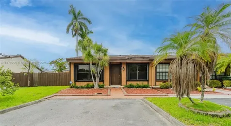 2290 Oak Court Pembroke Pines FL 33026