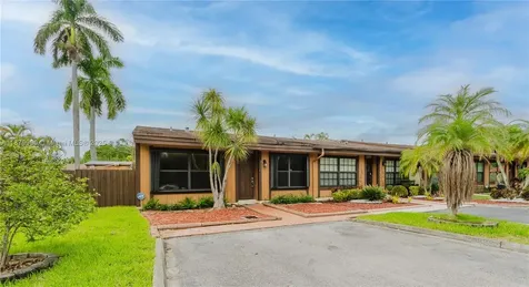 2290 Oak Court Pembroke Pines FL 33026