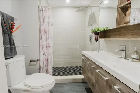 2290 Oak Court Pembroke Pines FL 33026