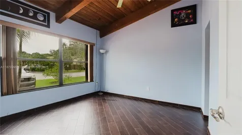 2290 Oak Court Pembroke Pines FL 33026