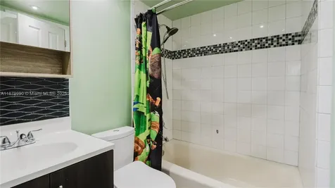 2290 Oak Court Pembroke Pines FL 33026