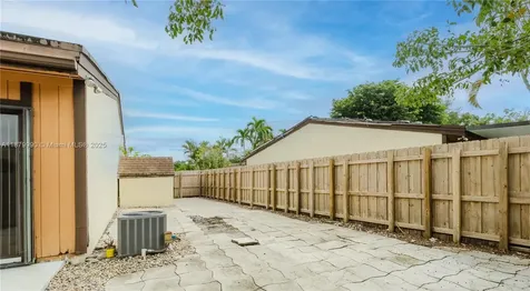 2290 Oak Court Pembroke Pines FL 33026