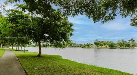 2290 Oak Court Pembroke Pines FL 33026