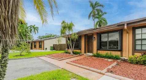2290 Oak Court Pembroke Pines FL 33026