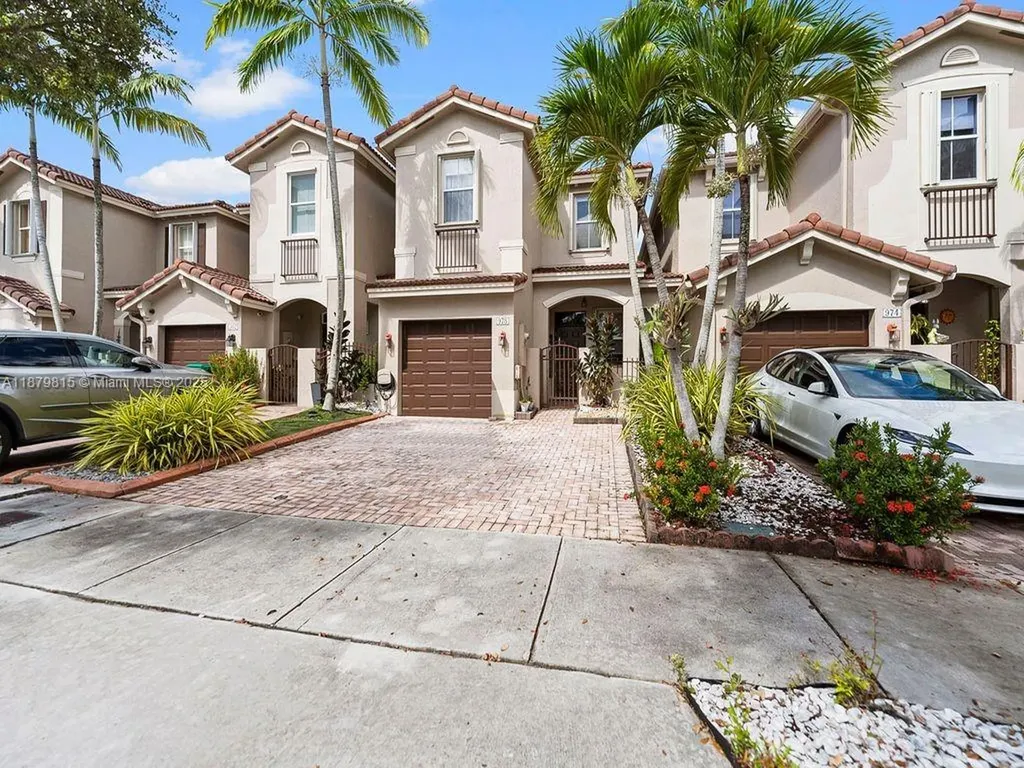 978 SW 154th Court Miami FL 33194
