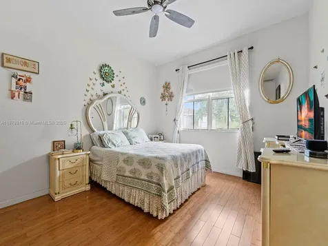 978 SW 154th Court Miami FL 33194