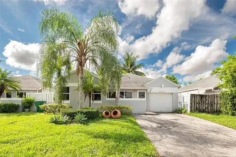 10340 SW 208th Lane Cutler Bay FL 33189