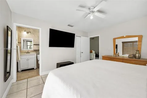 10340 SW 208th Lane Cutler Bay FL 33189