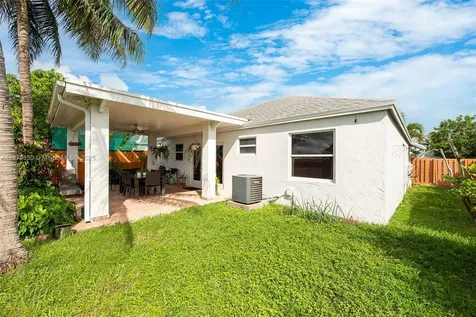 10340 SW 208th Lane Cutler Bay FL 33189