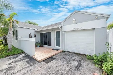 10340 SW 208th Lane Cutler Bay FL 33189