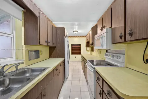 1460 NE 173rd Street North Miami Beach FL 33162