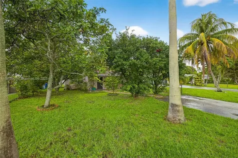 1460 NE 173rd Street North Miami Beach FL 33162