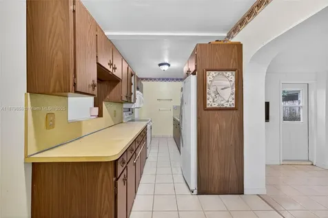 1460 NE 173rd Street North Miami Beach FL 33162