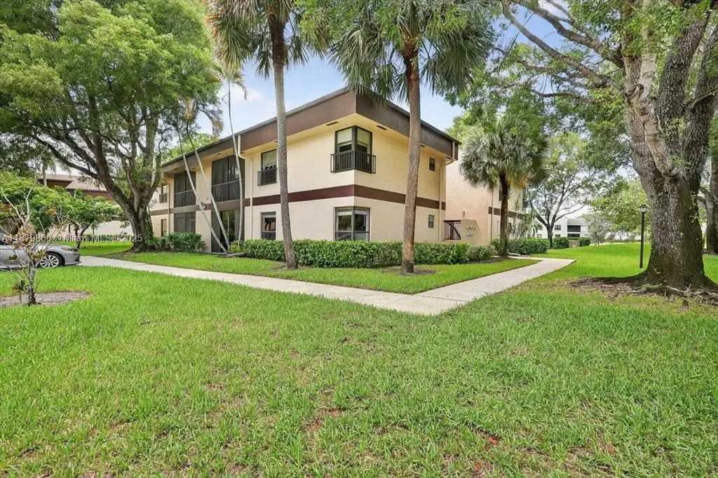 2652 N Carambola Circle Coconut Creek FL 33066