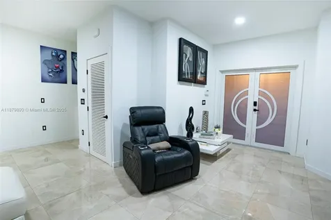 1407 SE 7th Street Homestead FL 33033