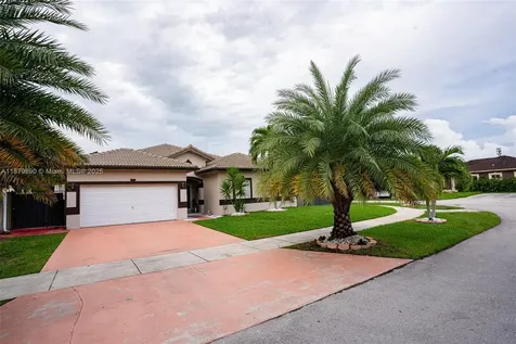 1407 SE 7th Street Homestead FL 33033