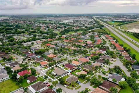 1407 SE 7th Street Homestead FL 33033