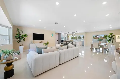 4800 Johnson Street Hollywood FL 33021