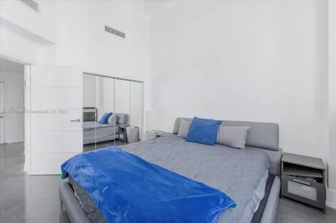 133 NE 2nd Avenue Miami FL 33132