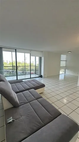 20301 W Country Club Drive Aventura FL 33180