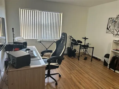 17901 NW 68th Avenue Hialeah FL 33015