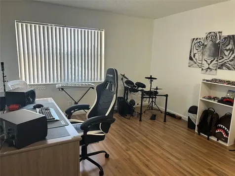 17901 NW 68th Avenue Hialeah FL 33015