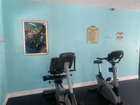 17901 NW 68th Avenue Hialeah FL 33015
