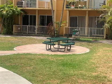 17901 NW 68th Avenue Hialeah FL 33015
