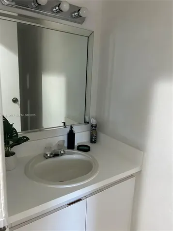 17901 NW 68th Avenue Hialeah FL 33015
