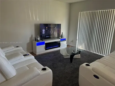 17901 NW 68th Avenue Hialeah FL 33015