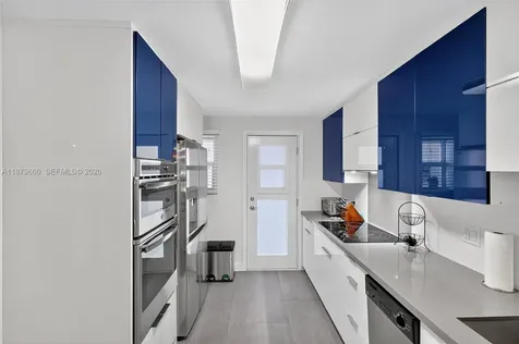 240 Galen Drive Key Biscayne FL 33149
