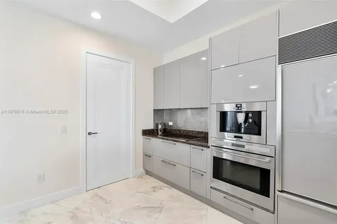 16001 Collins Avenue Sunny Isles Beach FL 33160