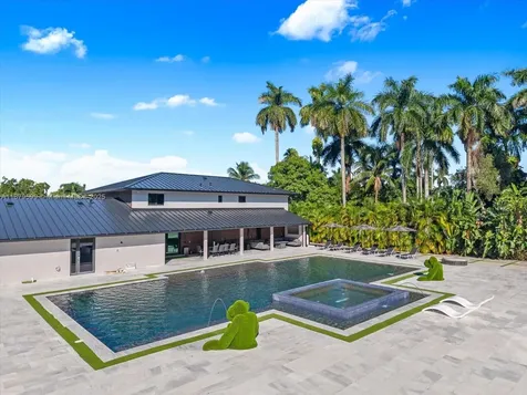 280 NE 156th Street Miami FL 33162